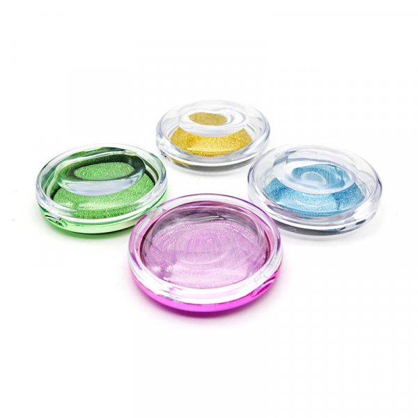 The packaging of eyelashes