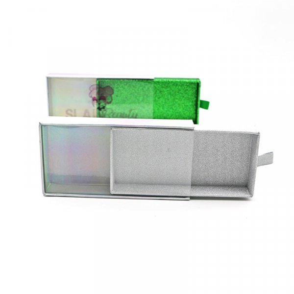 The packaging of eyelashes